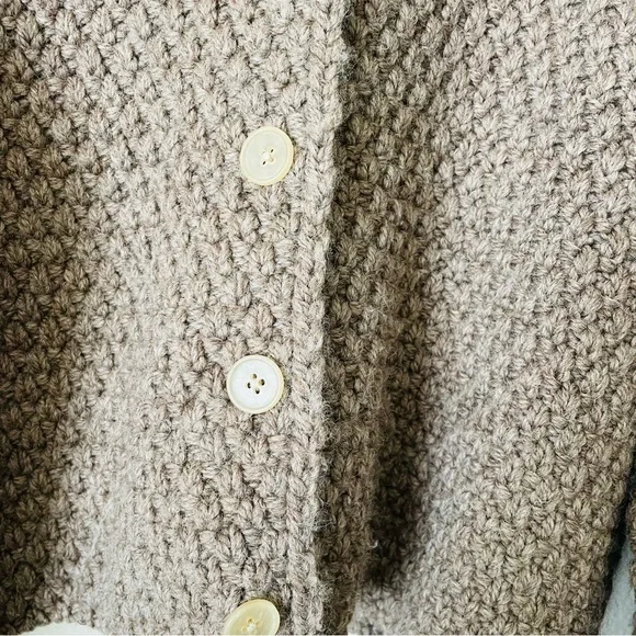 First Rite SMALL Quinn 100% Highland Wool boxy fit chunky knit cardigan in Bark - Picture 6 of 9